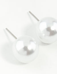 Round Pearl Stud Earrings - link has visual effect only