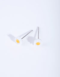 Small Daisy Stud Earrings - link has visual effect only