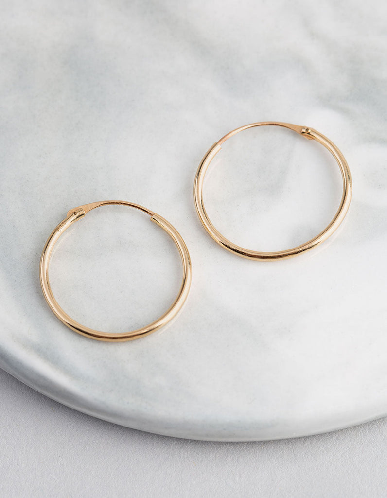 9ct Gold 18mm Fine Hoop Earrings