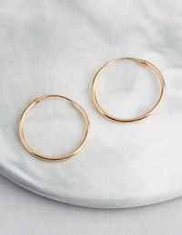 9ct Gold 18mm Fine Hoop Earrings - link has visual effect only