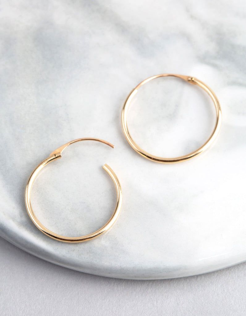 9ct Gold 18mm Fine Hoop Earrings